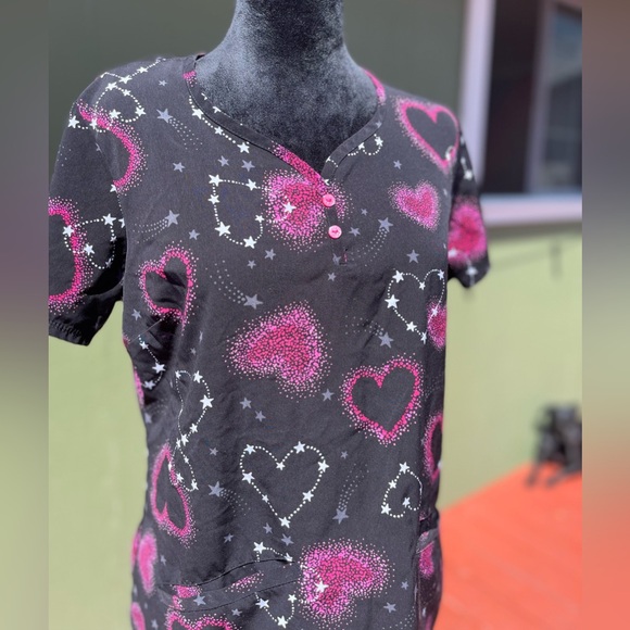 Scrub top size small healing hands - Picture 2 of 4